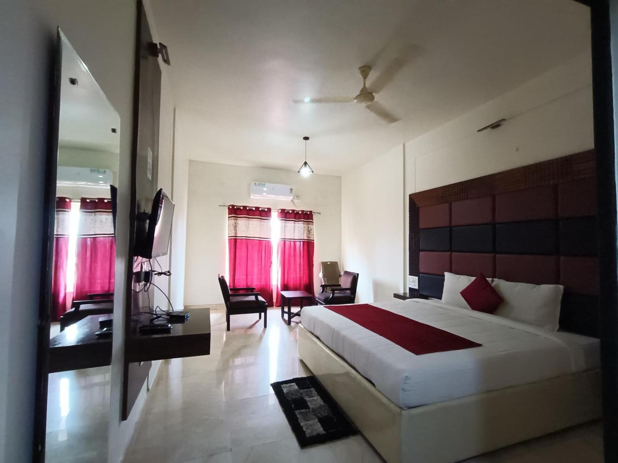 Hotel New Rajdarshan Madikeri Eksteriør bilde