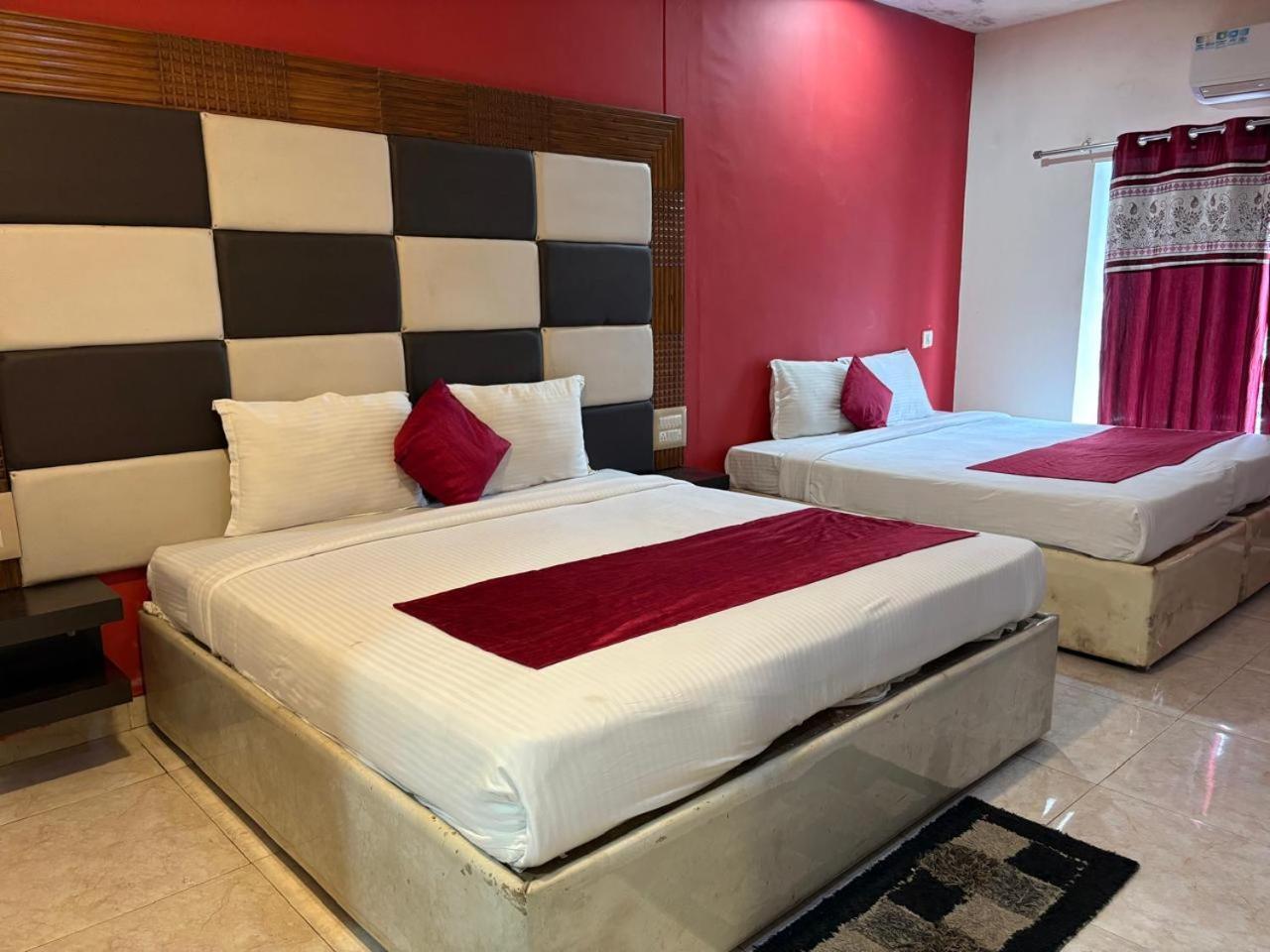Hotel New Rajdarshan Madikeri Eksteriør bilde