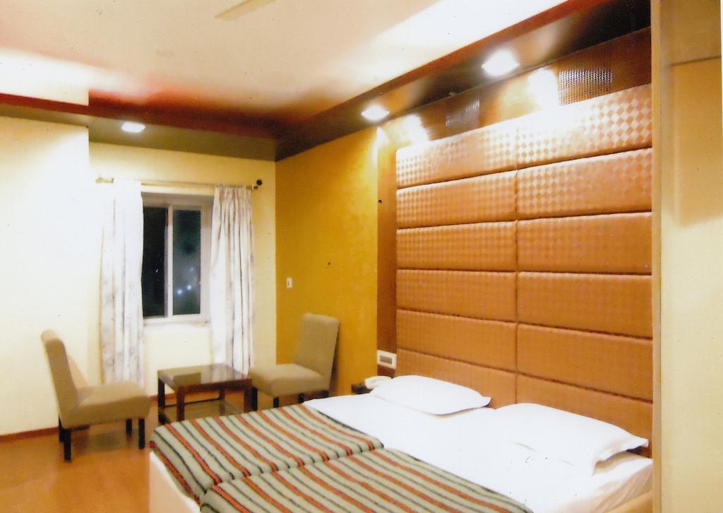 Hotel New Rajdarshan Madikeri Eksteriør bilde