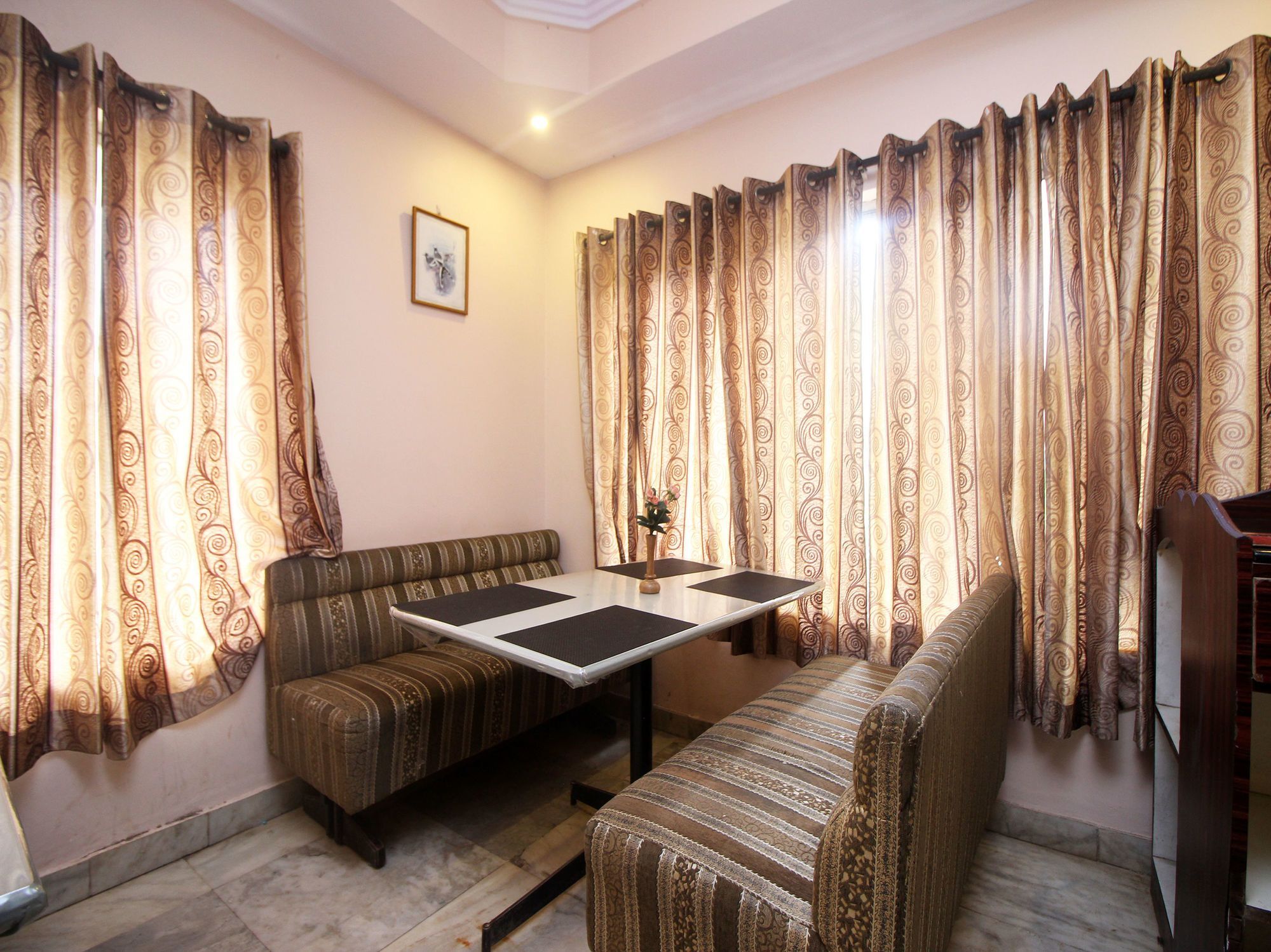 Hotel New Rajdarshan Madikeri Eksteriør bilde